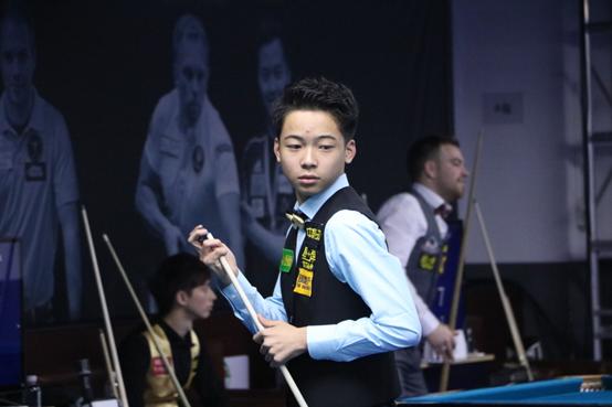 禀的年轻球 禀的年轻球