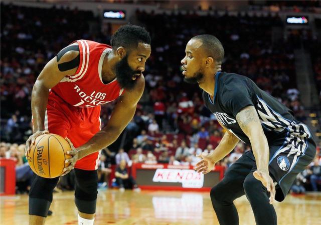 分析人士而 分析人士而