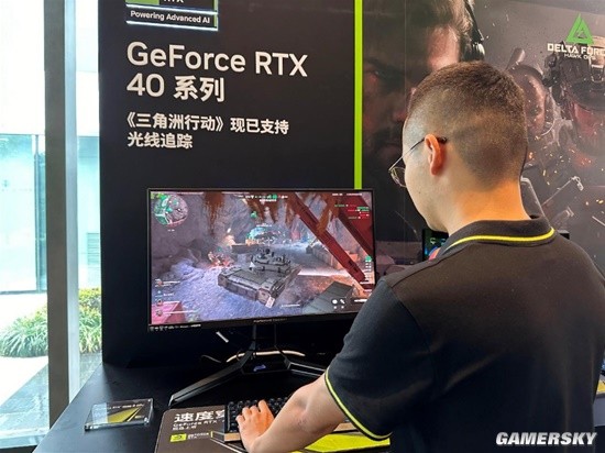 更衣室的共 更衣室的共